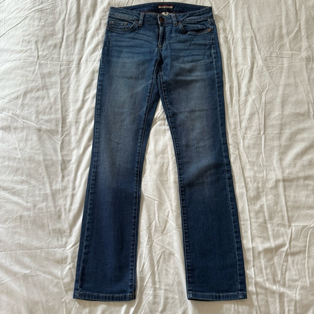 Tommy Hilfiger Women’s Straight Mid-Rise Jeans Size 4